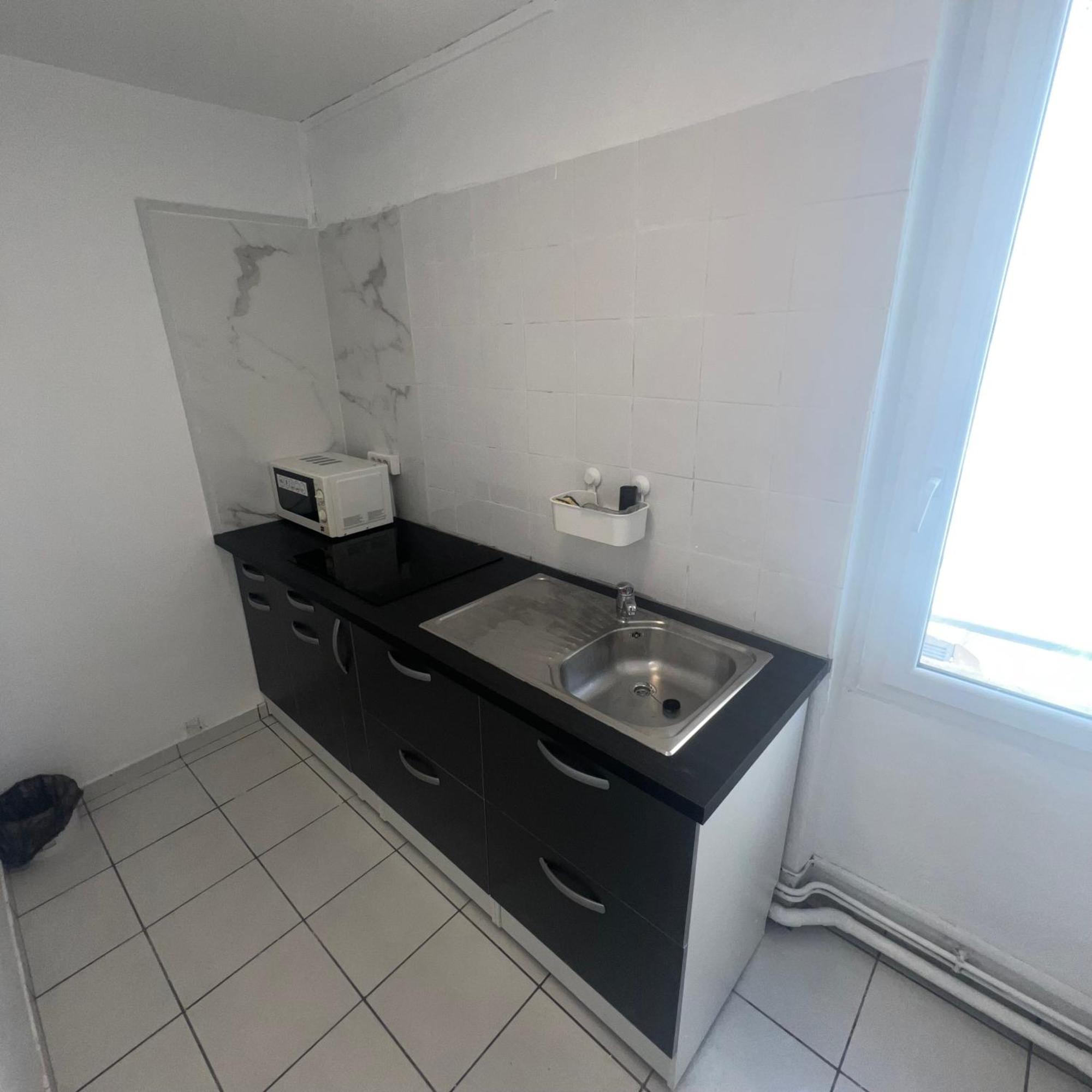 Studio Tapisvert St Charles Canebiere Vieux Port Marselha Exterior foto